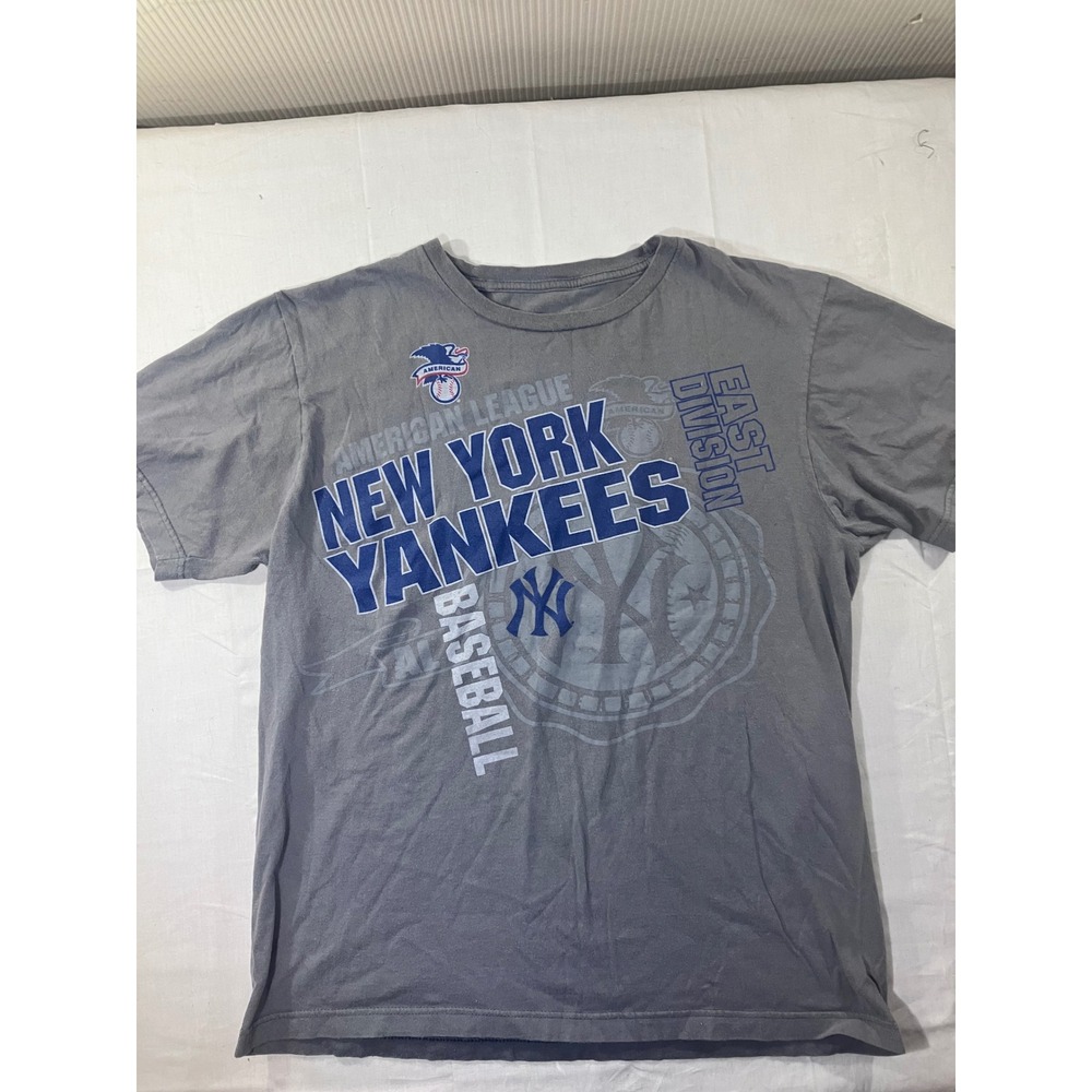 Mens New York Yankees Baseball American League East‎ Division T Shirt Size L